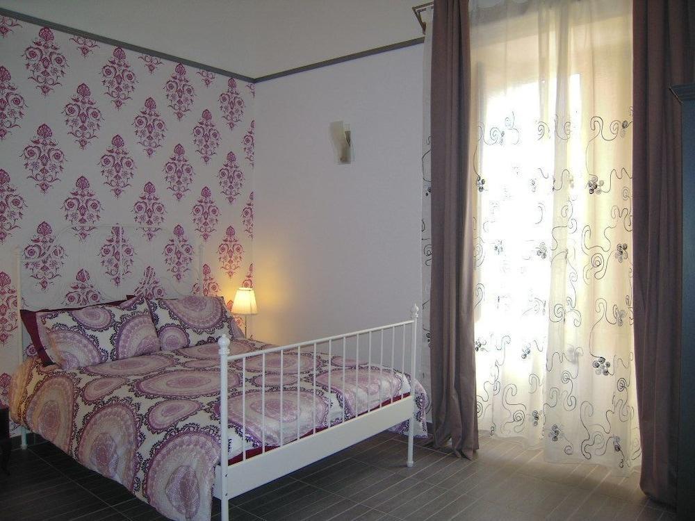 B&B Orlando Suites Catánia Buitenkant foto