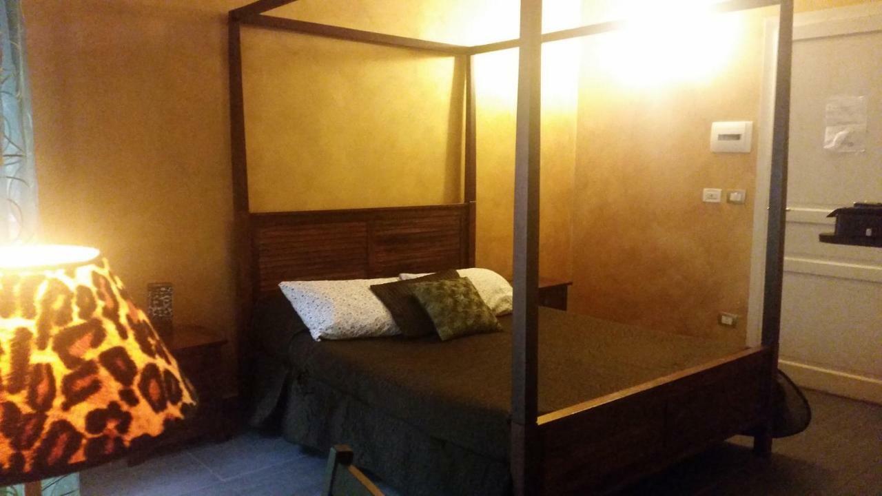 B&B Orlando Suites Catánia Buitenkant foto