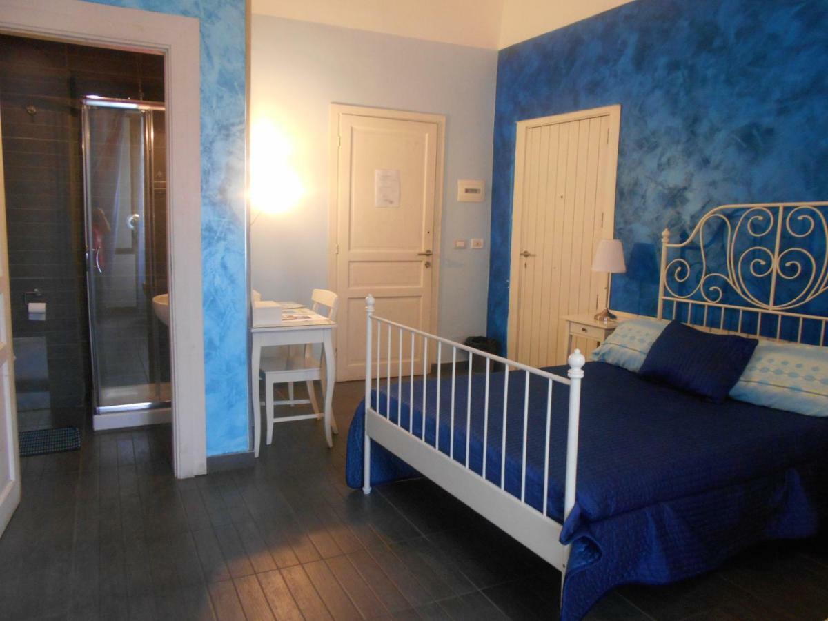 B&B Orlando Suites Catánia Buitenkant foto