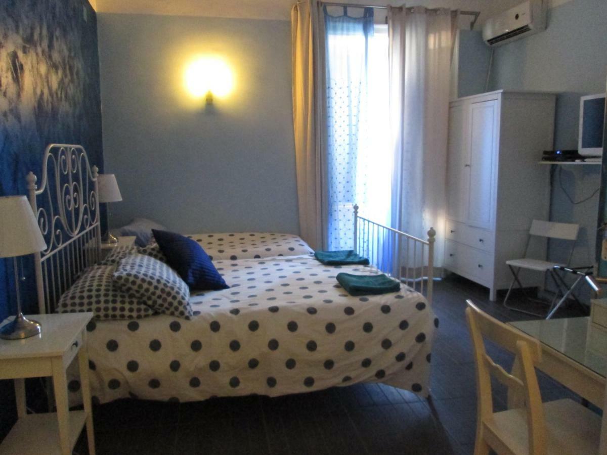 B&B Orlando Suites Catánia Buitenkant foto