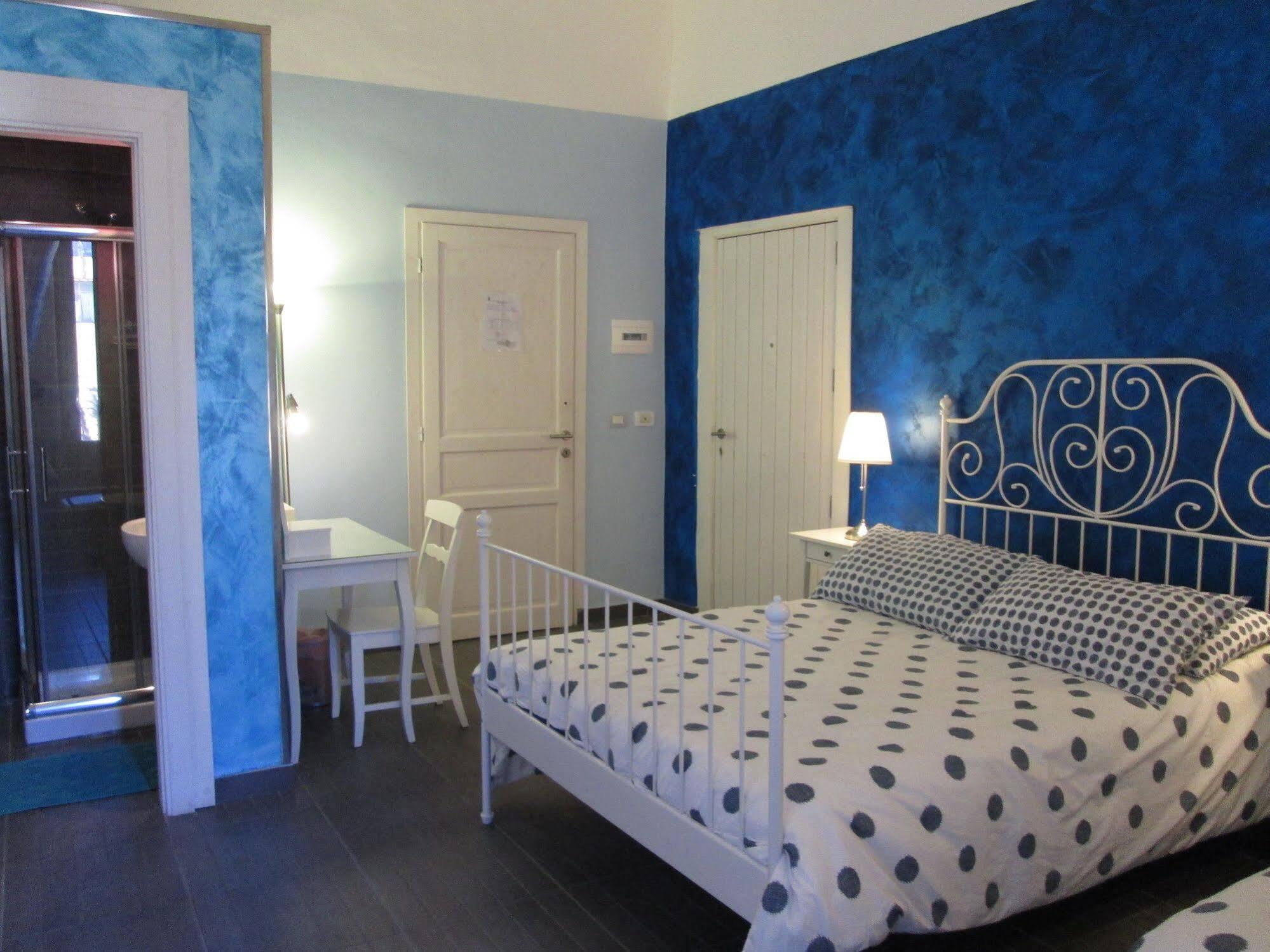 B&B Orlando Suites Catánia Buitenkant foto