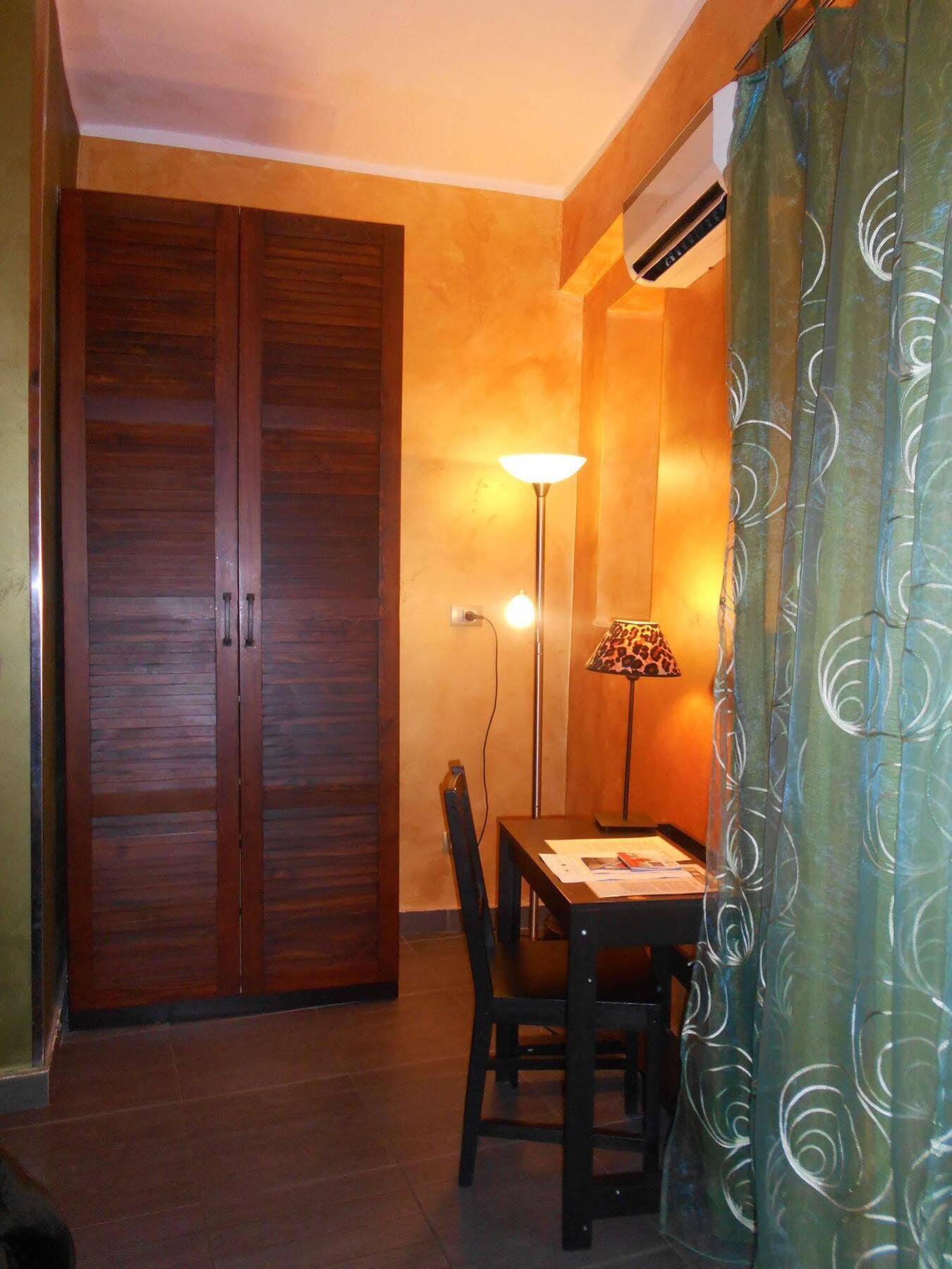 B&B Orlando Suites Catánia Buitenkant foto