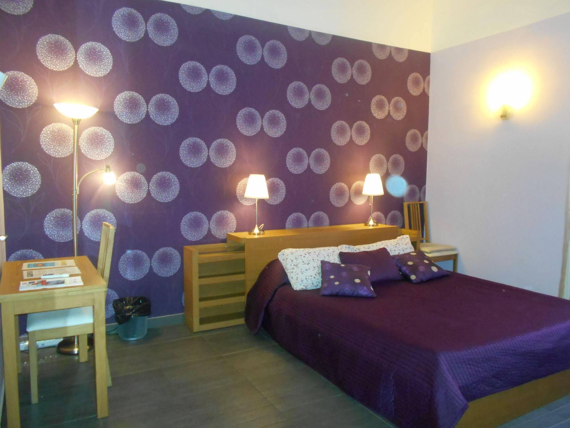 B&B Orlando Suites Catánia Buitenkant foto